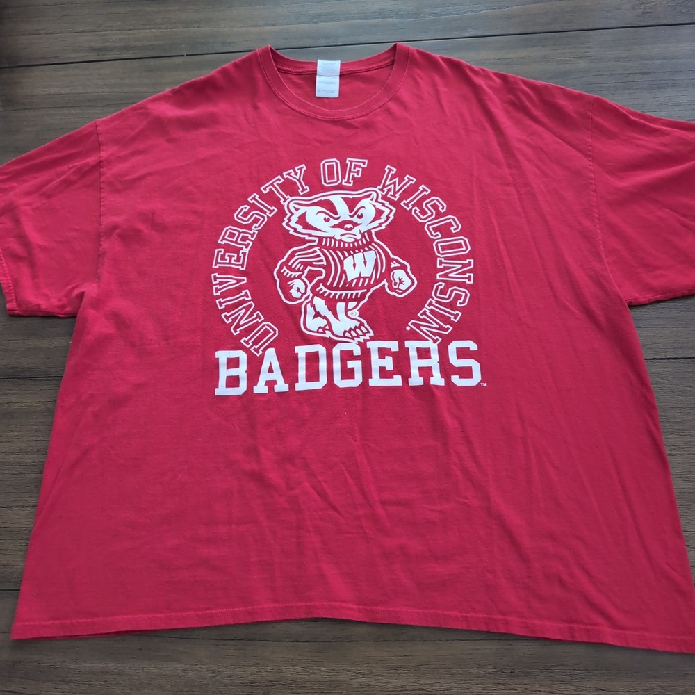 Y2K Gildan University of Wisconsin Badgers Shirt Mens 4XL Red Bucky Badger NCAA